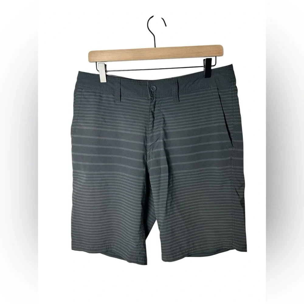 Goodfellow & Co Mens Hybrid Performance Shorts Size 32 Gray Striped